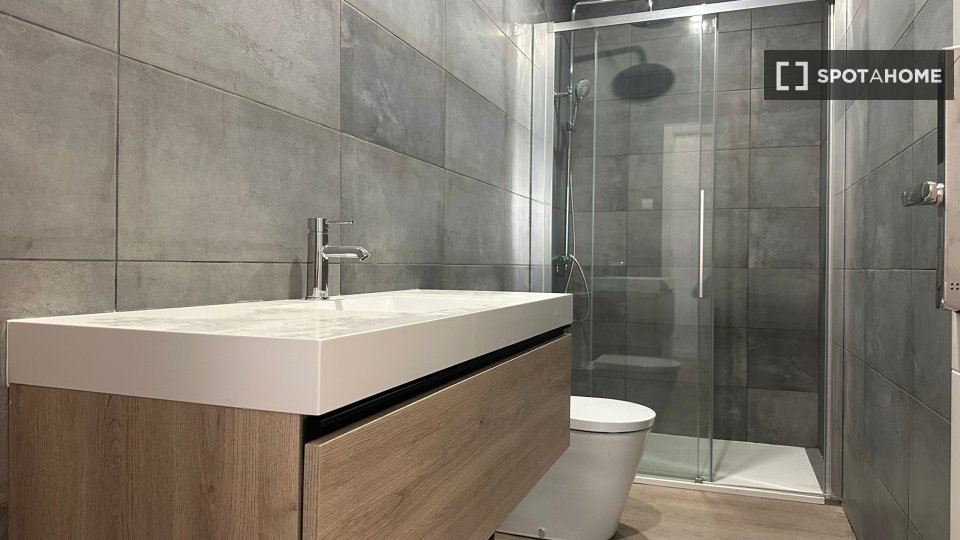 Double room Lisbon, 6 beds, 160m² — photo 5