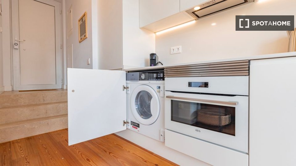 Apartment Lisbon, 2 beds — photo 18