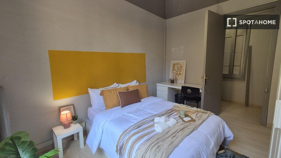 Double room Barcelona, 8 beds, 180m² — photo 7