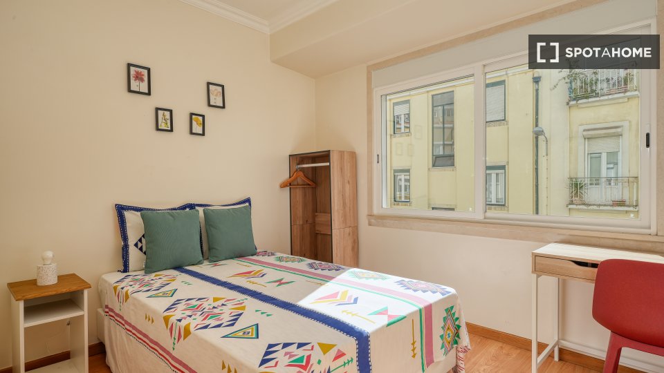 Double room Lisbon, 4 beds — photo 2