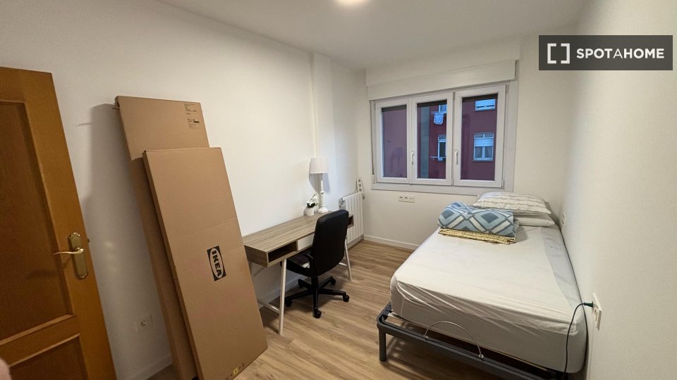 Double room San_Sebastian, 3 beds — photo 5