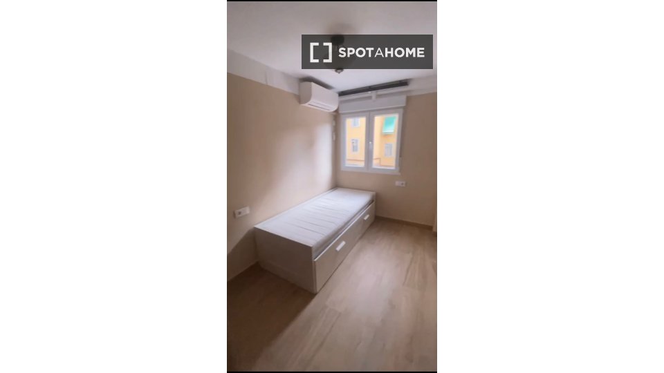 Double room Madrid, 2 beds, 75m² — photo 5