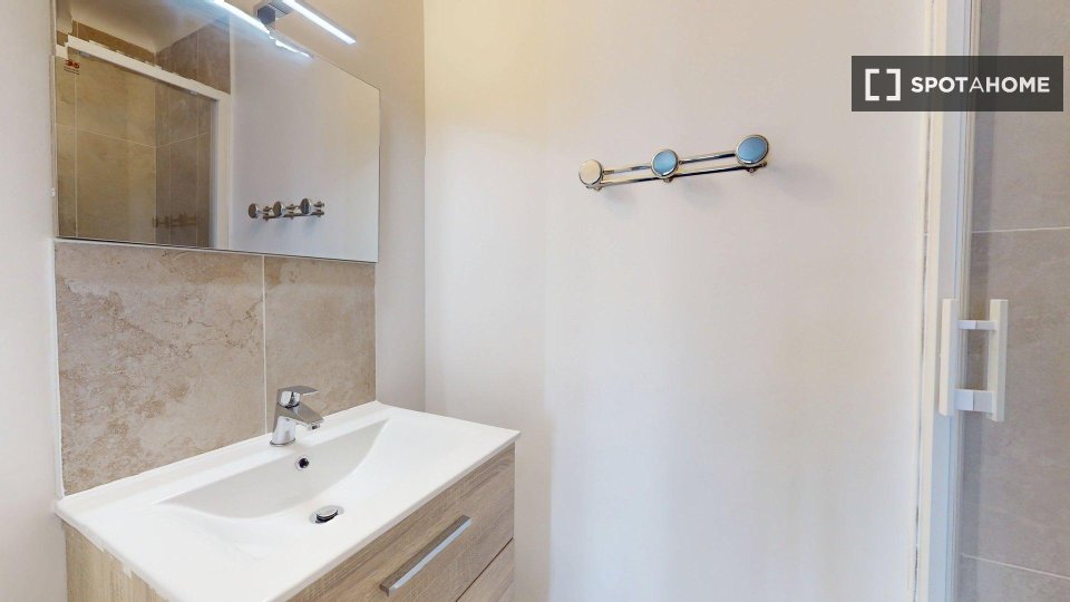 Double room Paris, 4 beds — photo 9