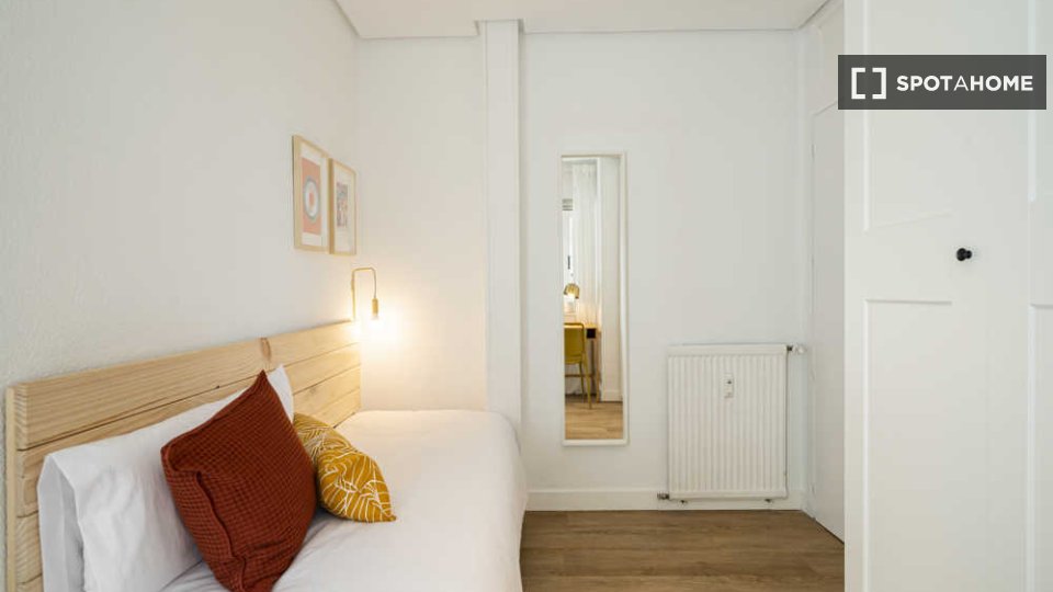 Double room Madrid, 16 beds — photo 59