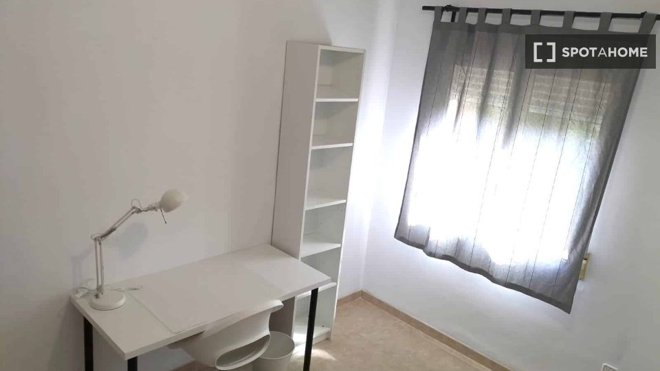 Double room Valencia, 3 beds — photo 1
