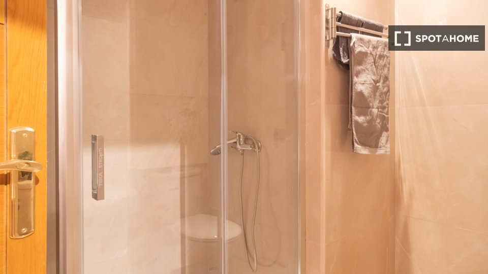 Double room Madrid, 11 beds — photo 4