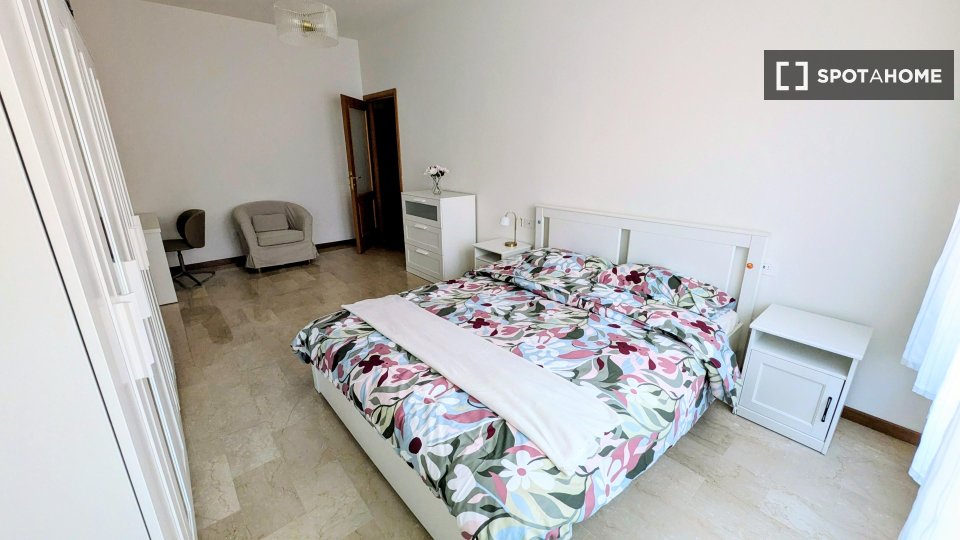 Double room Milan, 2 beds, 70m² — photo 4