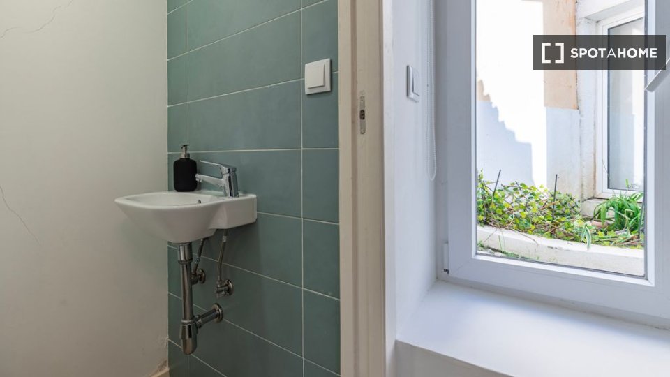 Apartment mono Lisbon — photo 11