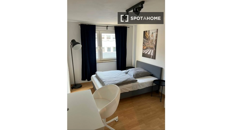 Double room Stuttgart, 3 beds, 80m² — photo 11