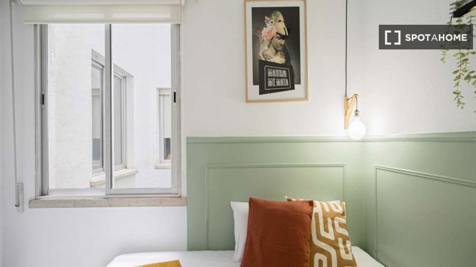 Double room Madrid, 67 beds — photo 10