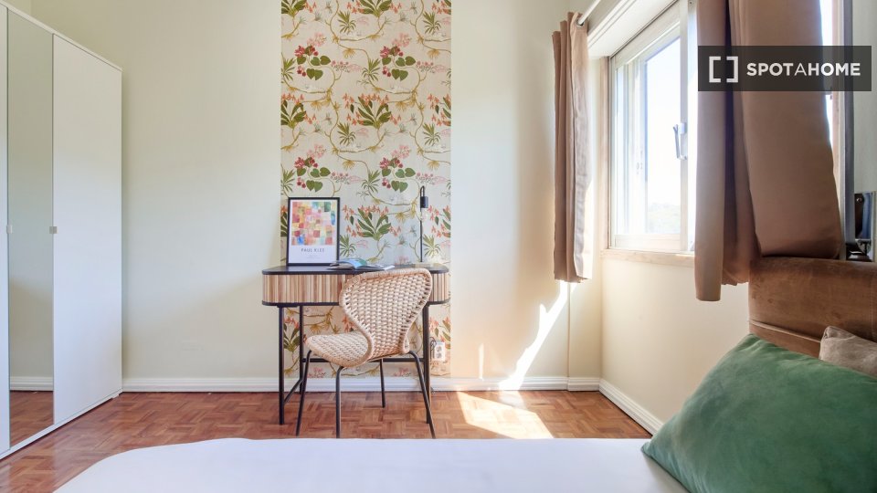 Double room Lisbon, 5 beds — photo 56