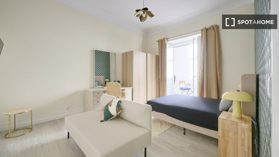 Double room Lisbon, 5 beds — photo 3
