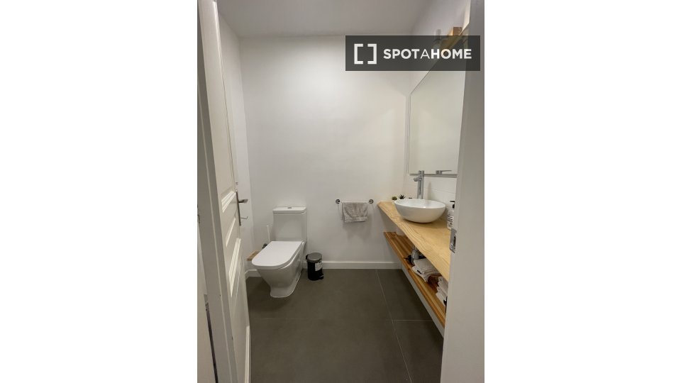 Double room Barcelona, 3 beds, 110m² — photo 6
