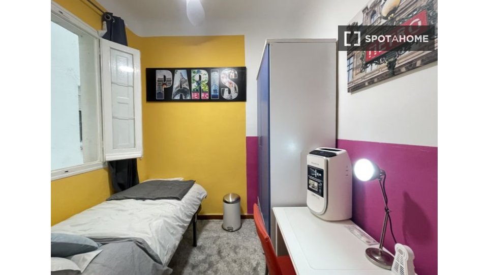 Double room Madrid, 6 beds, 300m² — photo 25