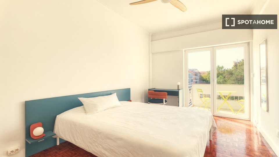Double room Lisbon, 5 beds — photo 46