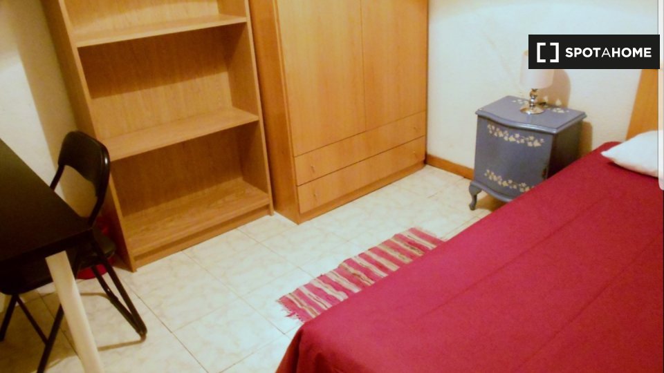 Double room Madrid, 7 beds, 125m² — photo 4
