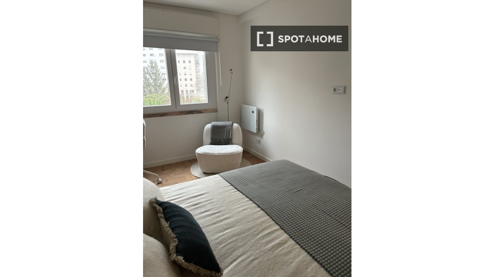 Double room Lisbon, 2 beds, 90m² — photo 1