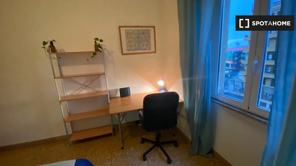 Double room Rome, 3 beds, 80m² — photo 4