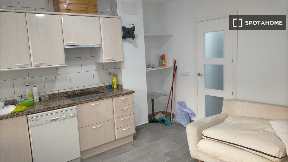 Double room Valencia, 4 beds, 80m² — photo 5