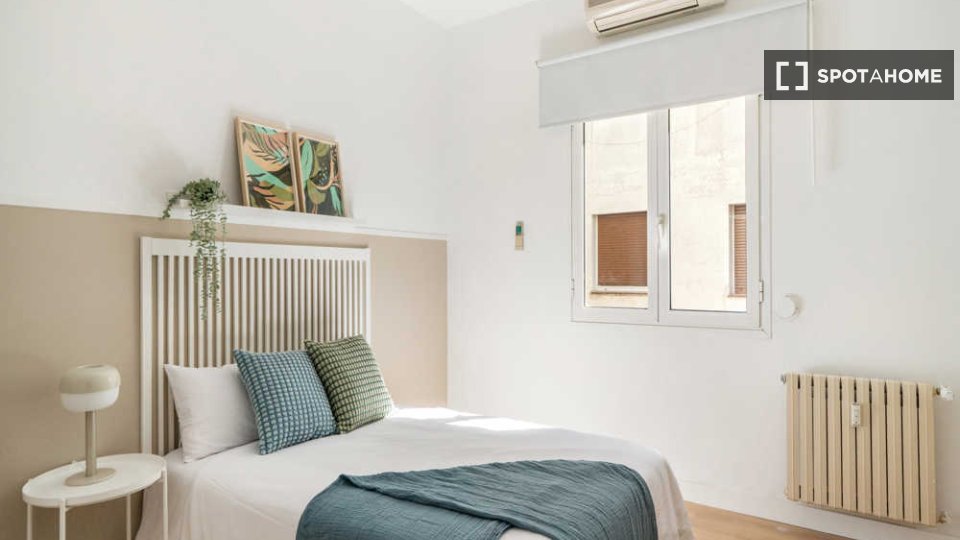 Double room Madrid, 8 beds — photo 45