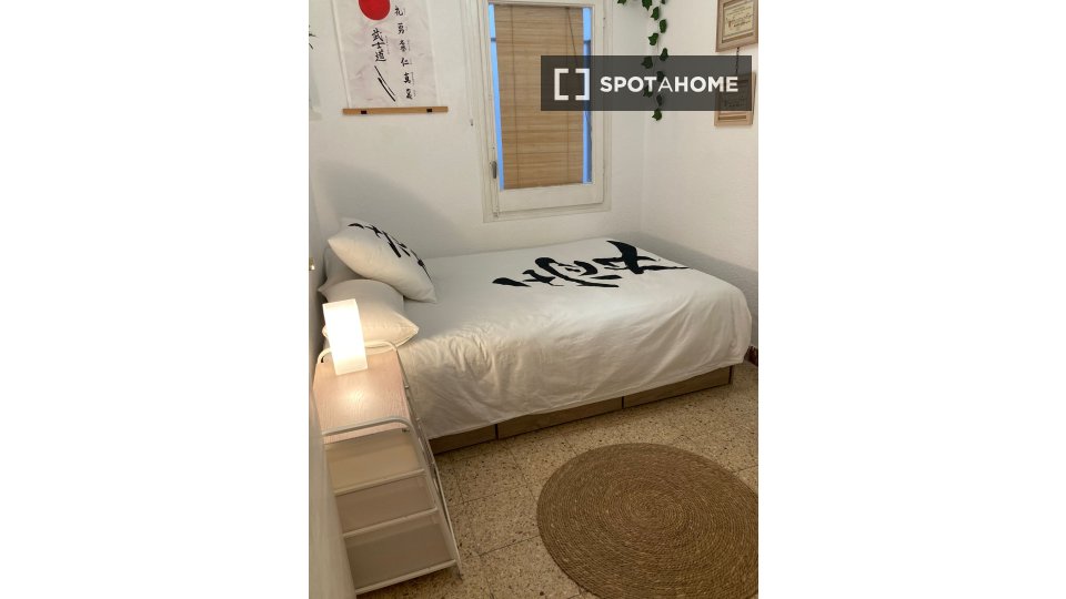 Double room Barcelona, 3 beds, 90m² — photo 28