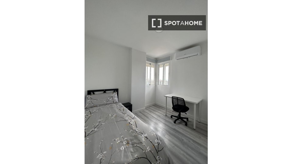 Double room Madrid, 5 beds — photo 6