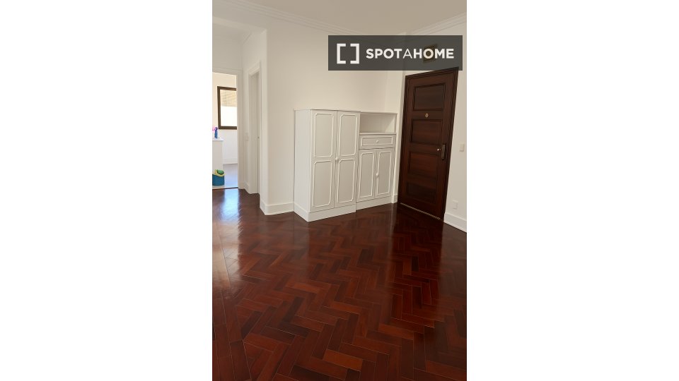 Double room Lisbon, 4 beds — photo 28