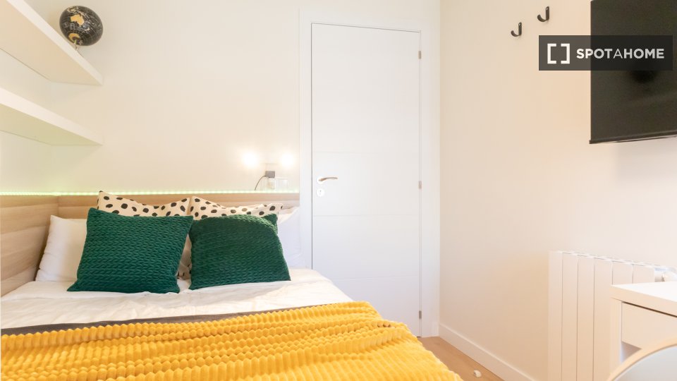 Double room Madrid, 6 beds, 200m² — photo 11
