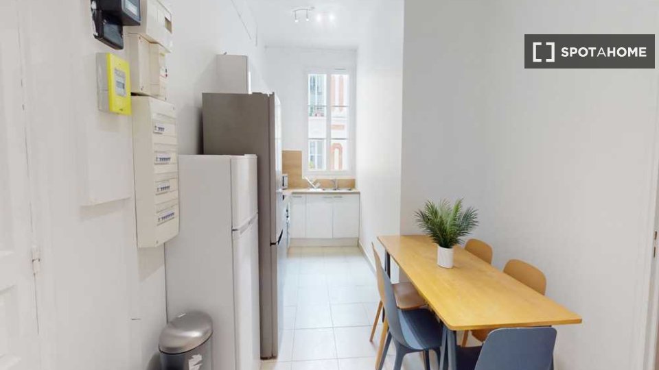 Double room Paris, 5 beds, 120m² — photo 13