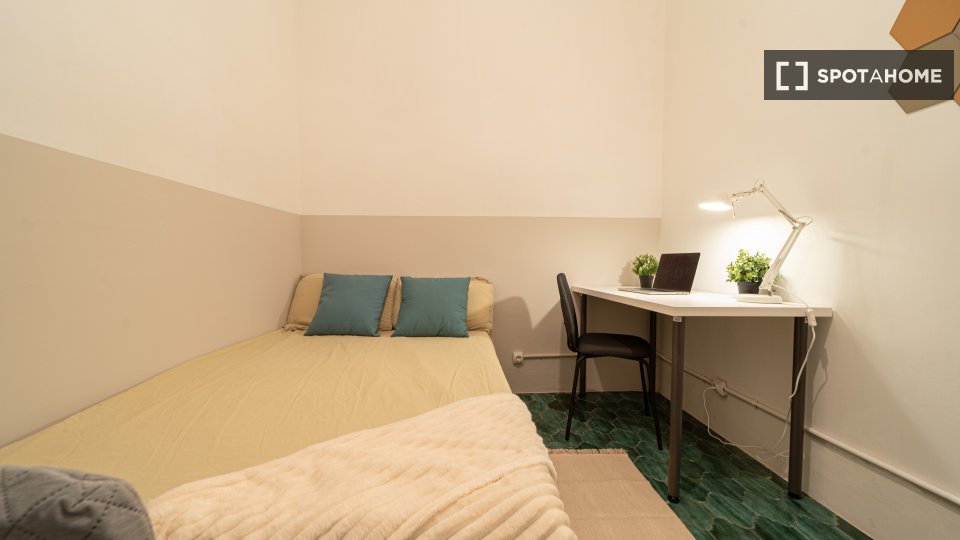 Double room Barcelona, 9 beds, 200m² — photo 5
