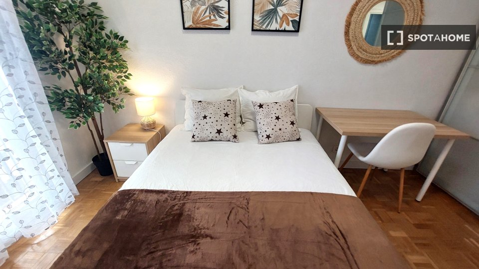 Double room Madrid, 4 beds, 61m² — photo 18
