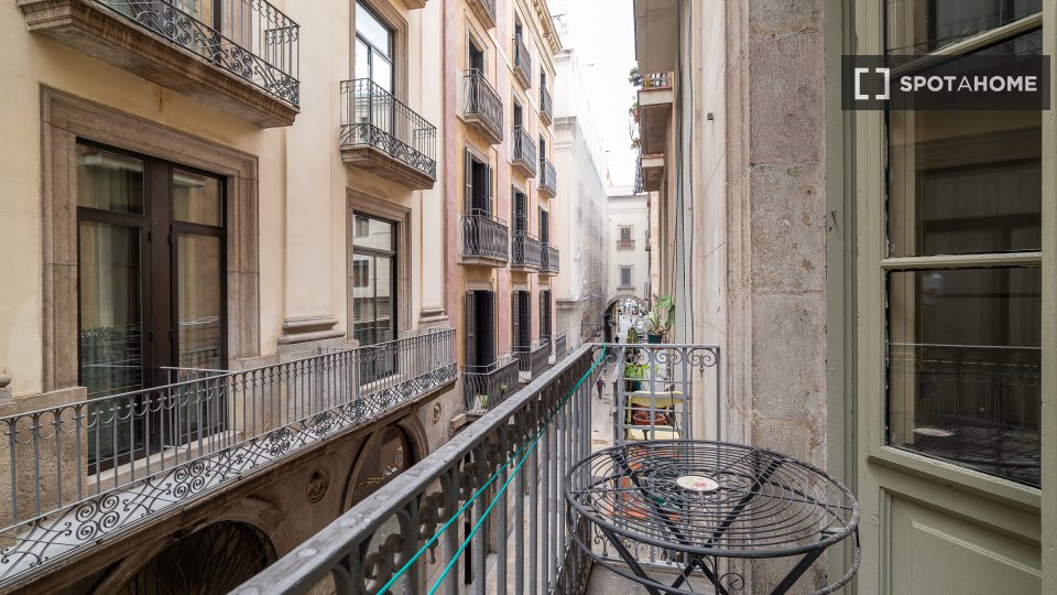 Double room Barcelona, 6 beds, 95m² — photo 16