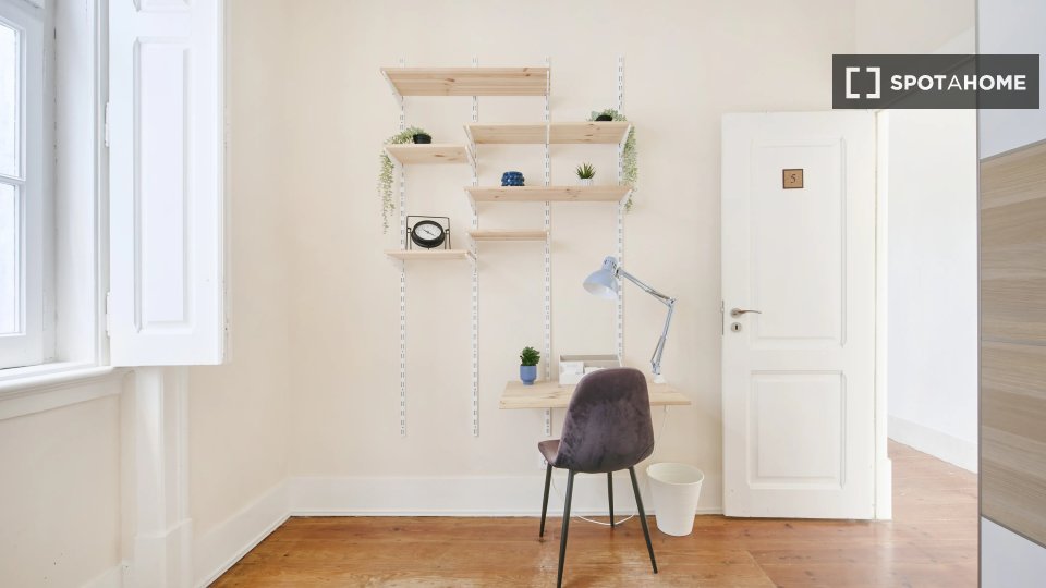 Double room Lisbon, 6 beds — photo 13