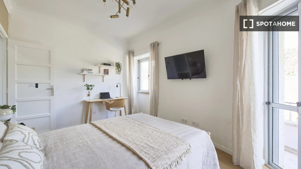 Double room Lisbon, 4 beds — photo 14
