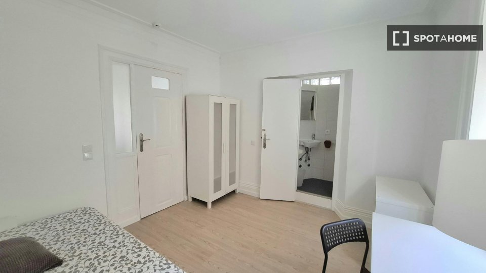 Double room Porto, 20 beds — photo 19