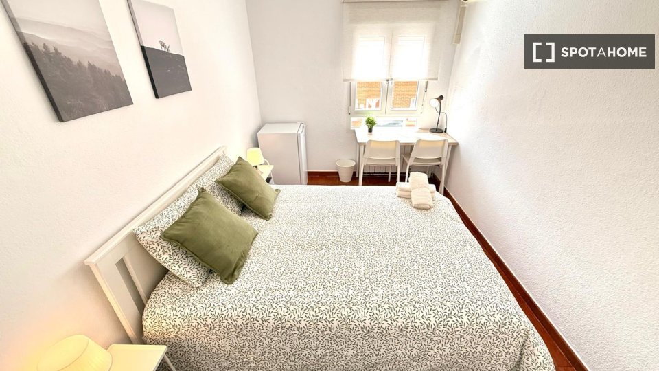 Double room Madrid, 4 beds — photo 14