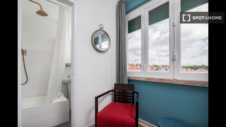 Apartment Lisbon, 4 beds — photo 11