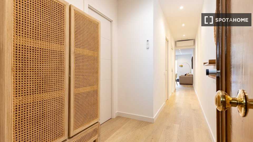 Apartment Barcelona, 3 beds, 82m² — photo 13