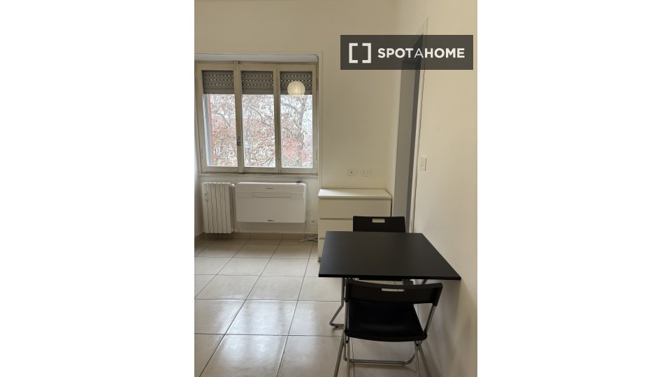 Apartment Milan, 1 bed, 43m² — photo 21