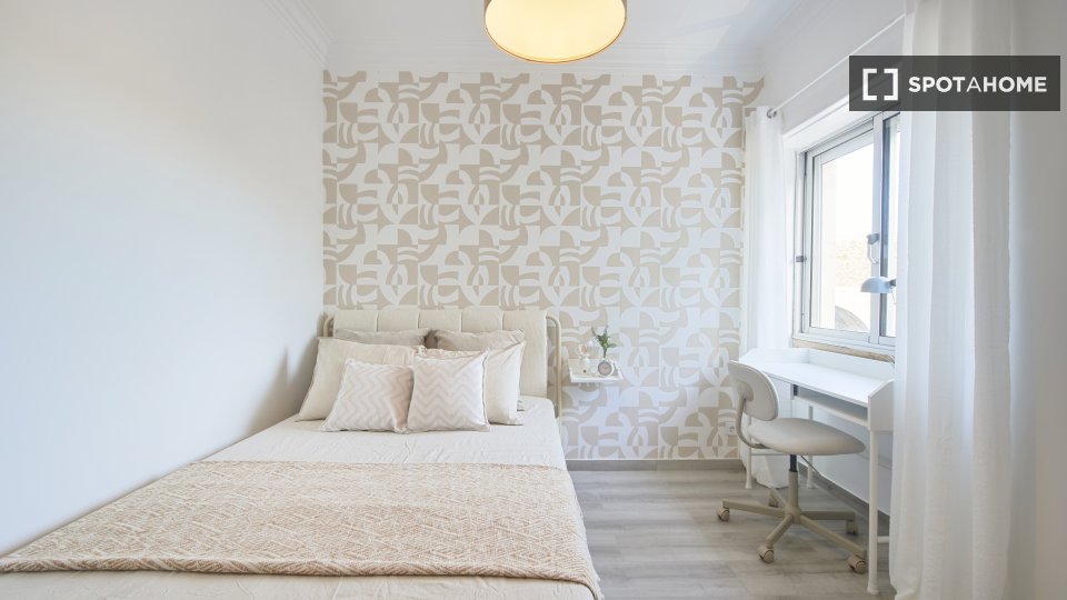 Double room Lisbon, 4 beds — photo 2