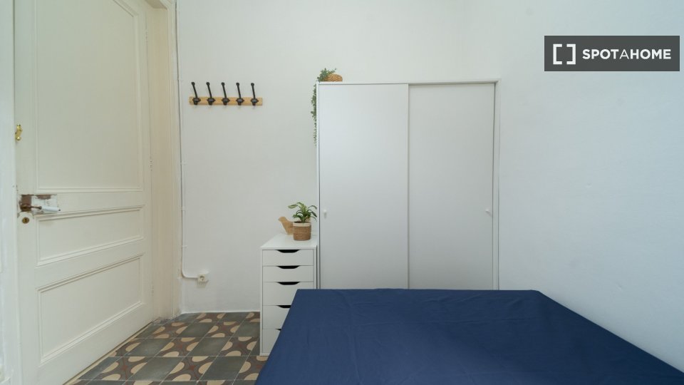 Double room Barcelona, 17 beds, 400m² — photo 11