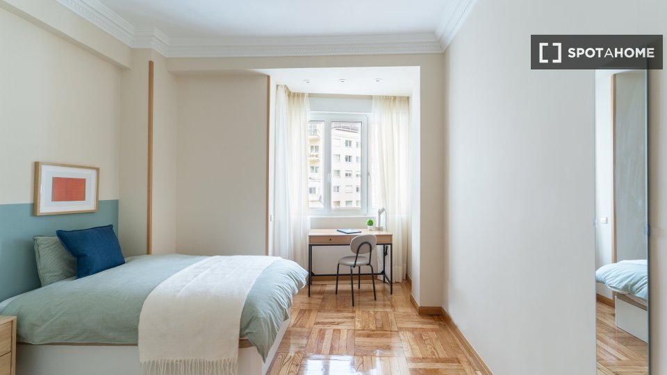 Double room Madrid, 5 beds — photo 16