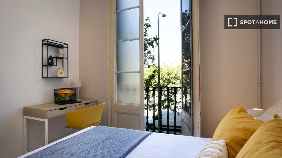 Double room Barcelona, 10 beds, 210m² — photo 6