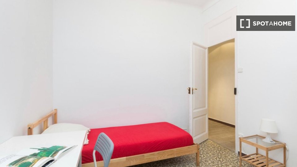 Double room Barcelona, 6 beds, 100m² — photo 18