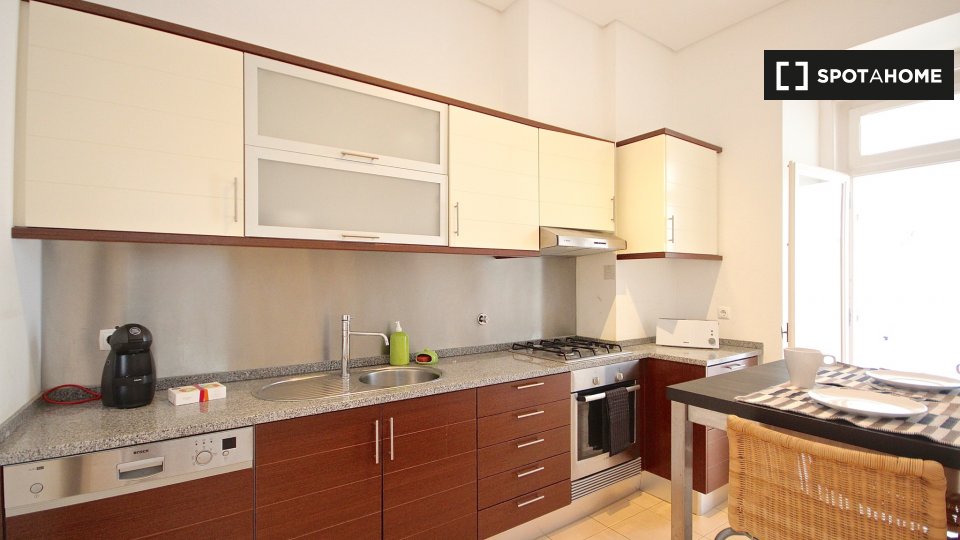 Apartment Lisbon, 2 beds — photo 14