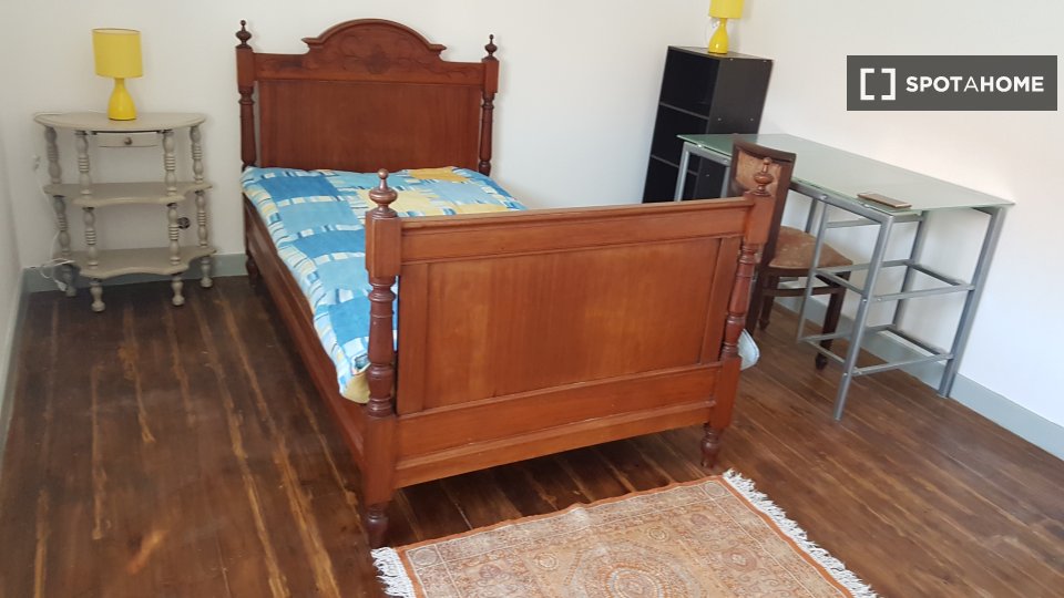 Double room Coimbra, 3 beds — photo 2