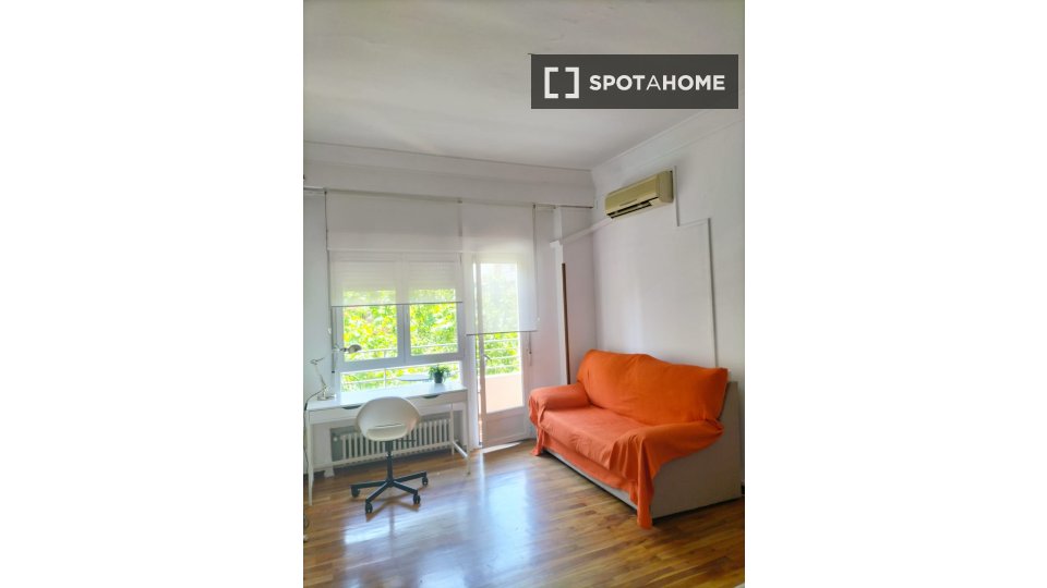 Double room Madrid, 4 beds, 120m² — photo 33