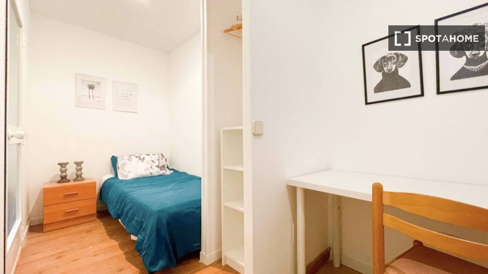 Habitación en piso compartido de 7 habitaciones en alquiler en Bellas Vistas.