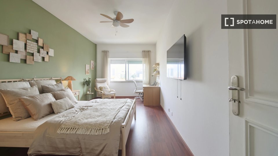 Double room Lisbon, 7 beds — photo 10