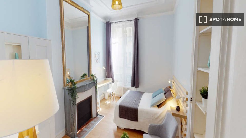 Double room Paris, 8 beds, 200m² — photo 1